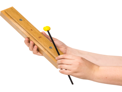 KBSAXG-mit-Hand-und-Schlaegel.png